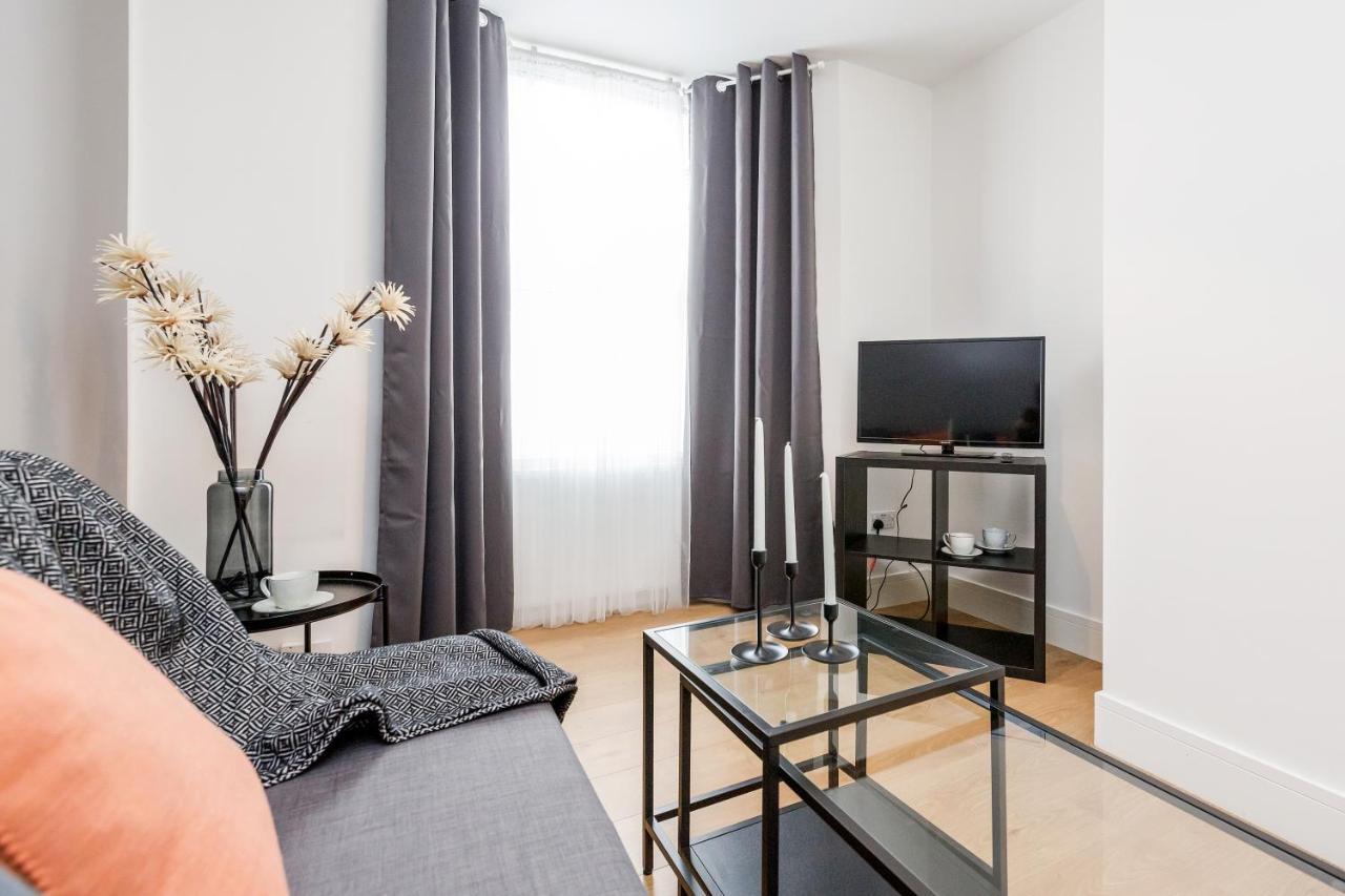 2 Bedrooms Serviced Apartment Excel Exhibition Centre, O2 Arena, Stratford Olympic City, Forest Gate, Central Londra Esterno foto