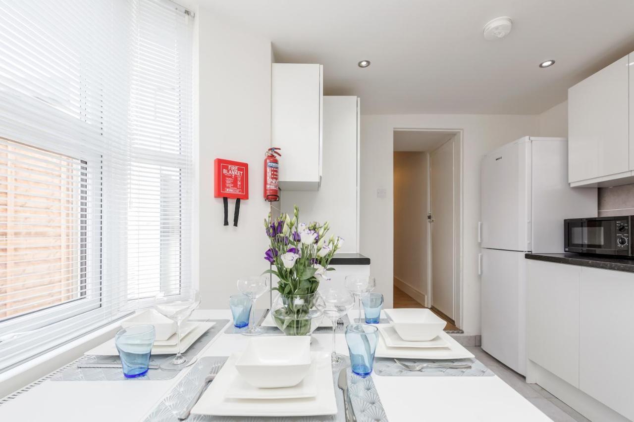 2 Bedrooms Serviced Apartment Excel Exhibition Centre, O2 Arena, Stratford Olympic City, Forest Gate, Central Londra Esterno foto